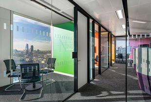 時(shí)尚辦公網(wǎng) 辦公設(shè)計(jì) 設(shè)計(jì)欣賞 處處皆景皆入畫 英國(guó)咨詢公司interim partners倫敦辦公設(shè)計(jì)欣賞